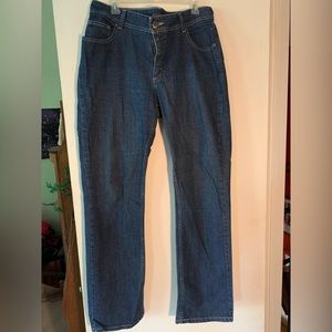 LEE’s Rider blue jeans. Straight leg